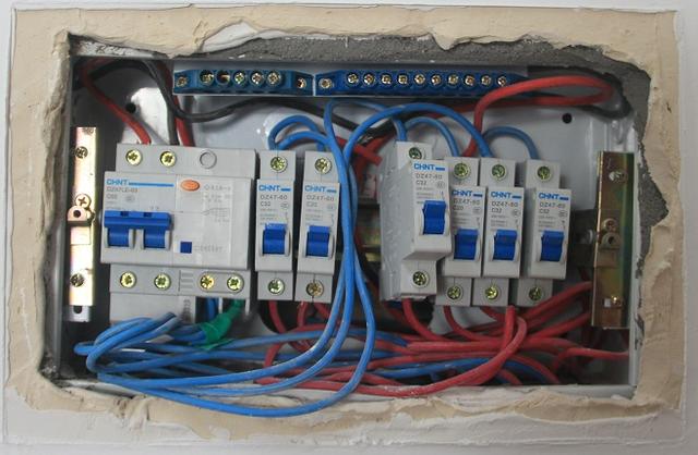 即使a 配電箱也不是一個真正的壞電工。