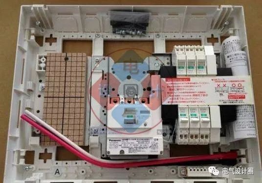 日本的配電箱設計太先進了，難怪國內的漏電開關總是跳閘！